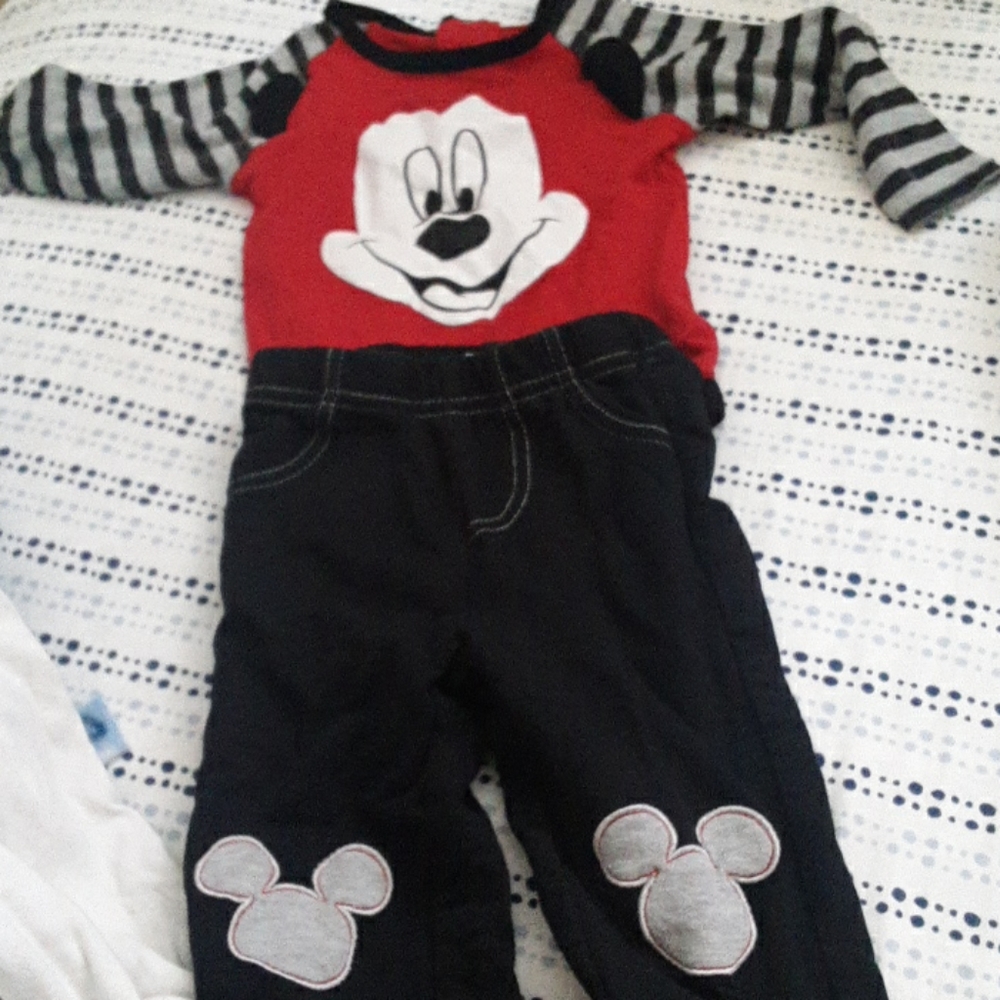 Mickey mouse outfit